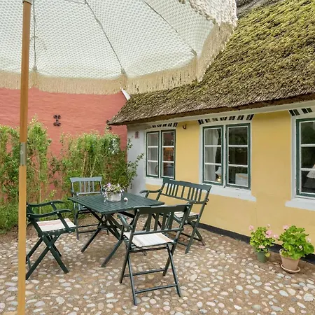 בית נופש 3 Bedroom Cozy In *