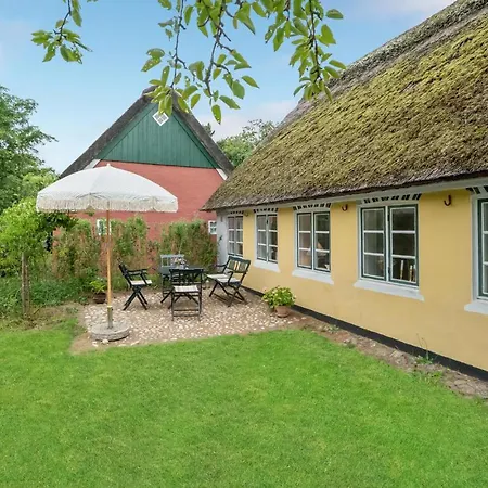 בית נופש 3 Bedroom Cozy In